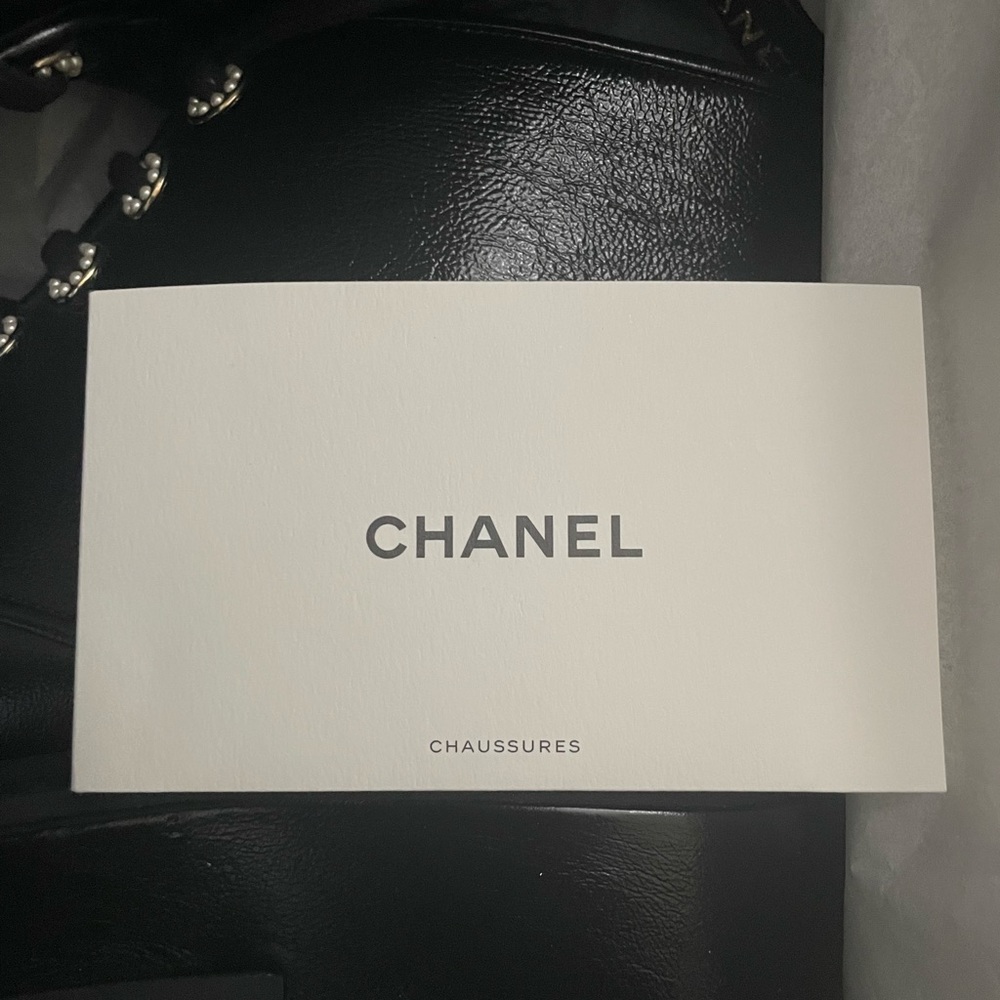 Chanel - Picture 8 of 9